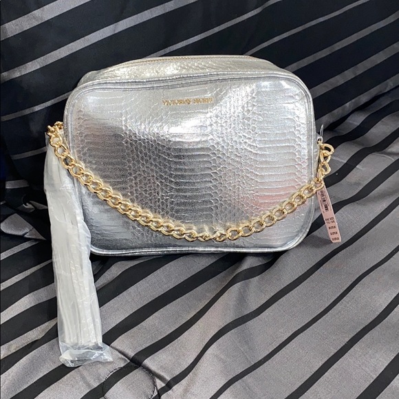 None - Picture 1 of 2